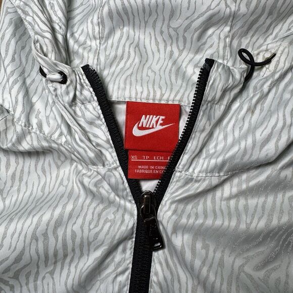 Nike Jacket Women’s Size XS Windrunner Flash Printed Zip-Up Windbreaker - Picture 3 of 10